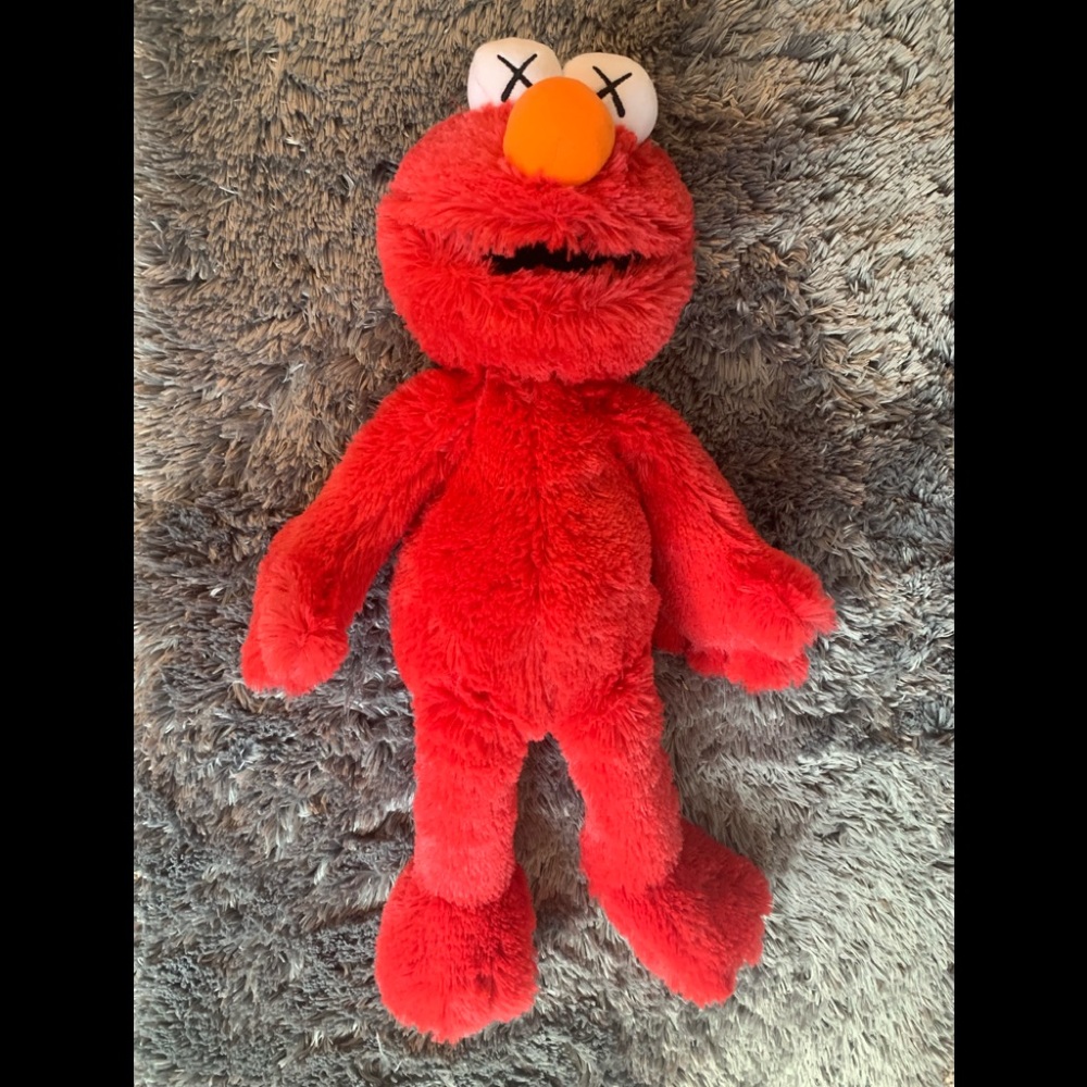KAWS X UNIQLO SESAME STREET TOY ELMO PLUSH